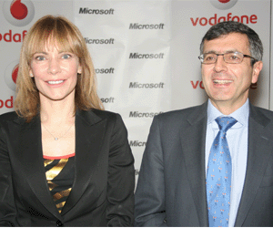 María Garaña, presidenta de Microsoft España y Francisco Román, CEO de Vodafone España