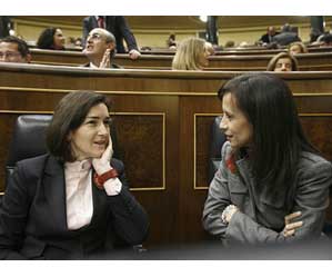 Ángeles González-Sinde y Beatriz Corredor en una sesión previa en el Congreso de los Diputados