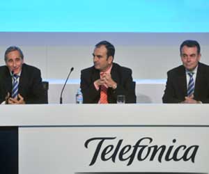 Julio Linares, consejero delegado de Telefónica, Juan Tomás Hernani, secretario general de Innovación y Javier Aguilera, director general de Grandes Clientes de Telefónica España
